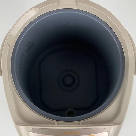 Like New-Zojirushi CD-JUC 3L Water Boiler and Dispenser - Picture 9 of 16